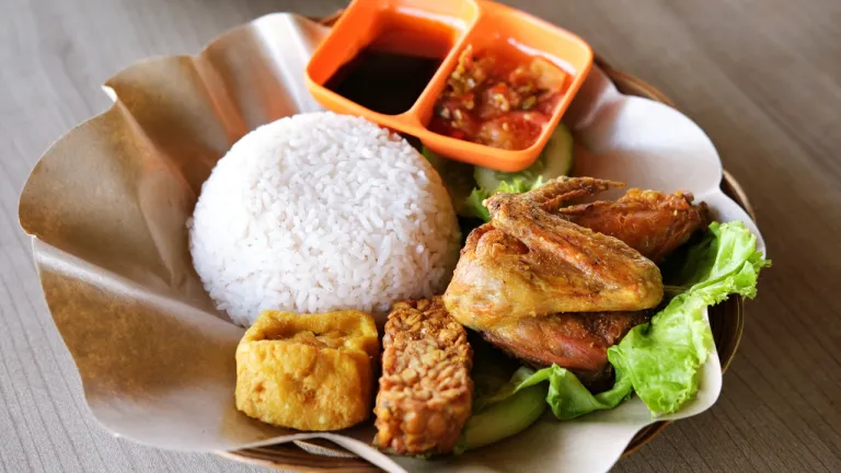 Restoran Indonesia di Bangkok, Thailand - Ami Malaya Indonesian Halal Food