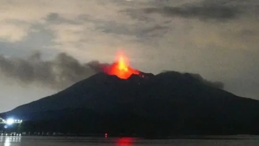 image for article Erupsi Dahsyat Gunung Sakurajima: 30 Penerbangan Dibatalkan, Ini Dampaknya Bagi Liburan Kamu di Kyushu