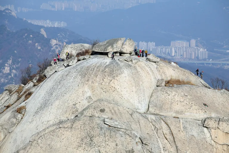 Wisata Musim Dingin Korea Selatan - Bukhansan National Park