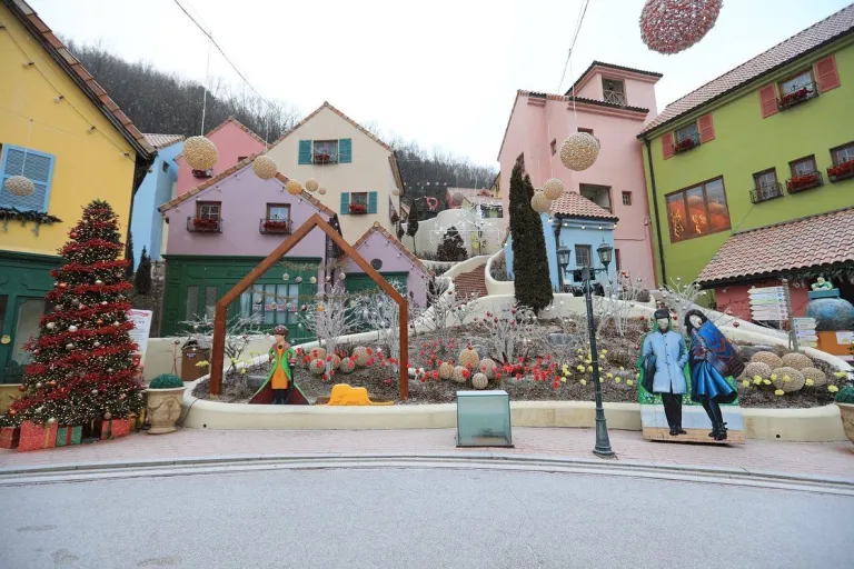 Wisata Musim Dingin Korea Selatan - Petite France