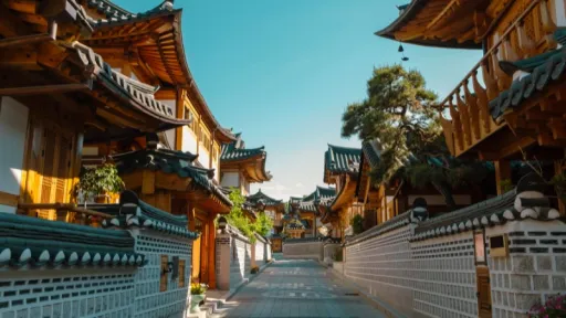 image for article 10 Kawasan Wajib Dikunjungi di Seoul, Dari Wisata Belanja hingga Budaya