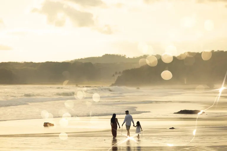 Aktivitas keluarga di Sumba saat liburan