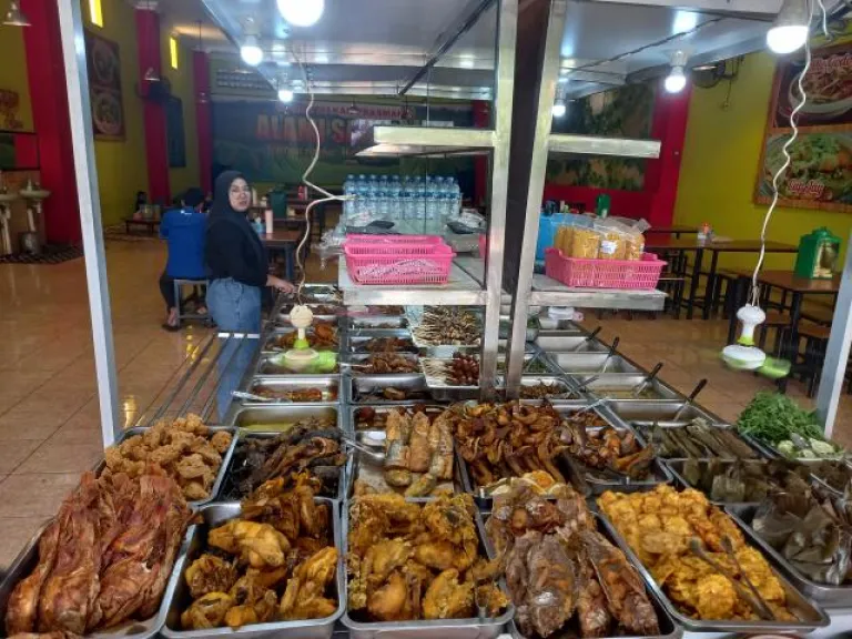 Tempat Makan Legendaris Wonogiri - Rumah Makan Alami Sayang