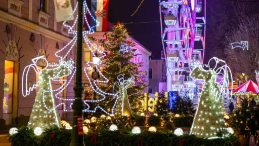 image for article Spot Foto Instagramable Bertema Natal di Jakarta 2025