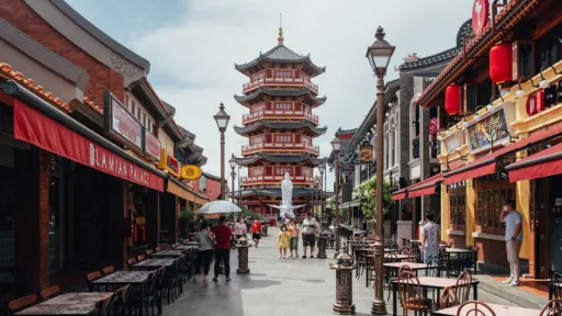 image for article 10 Rekomendasi Hotel Strategis di PIK untuk Staycation Seru Bareng Keluarga