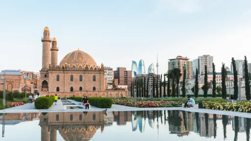 image for article 12 Destinasi Wisata Populer di Azerbaijan, Dari Alam Hingga Budaya Yang Indah