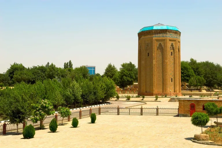 Wisata Azerbaijan - Momine Khatun Mausoleum