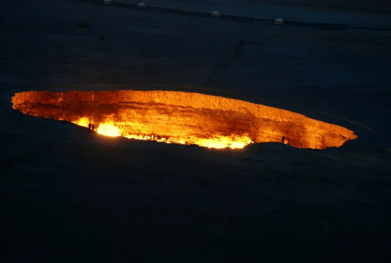 Wisata Turkmenistan - Darvaza Gas Crater