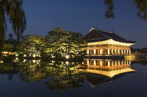 image for article Tur Ke Istana Gyeongbokgung Pada Malam Hari Mulai Dihelat September