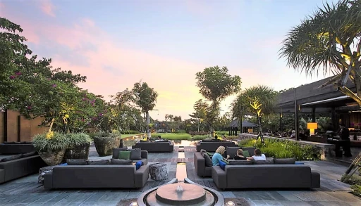 image for article 10 Kafe Dengan Pemandangan Taman Di Bali Yang Akan Membuatmu Terpana