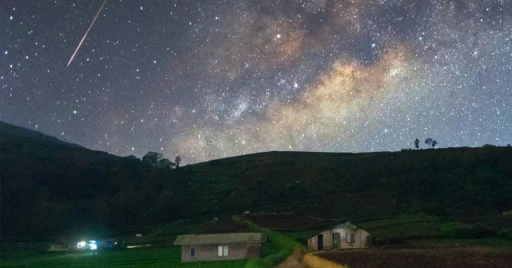 image for article 10 Tempat Stargazing Terbaik di Indonesia Yang Mengagumkan