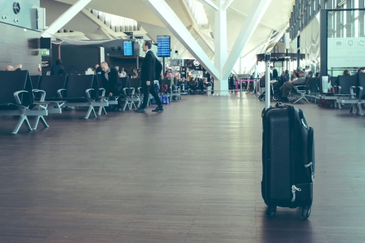 image for article Awas! Pencuri Mengincar Koper di Bus Bandara Hong Kong