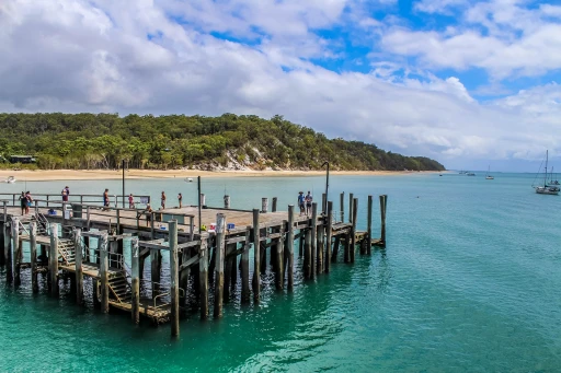 image for article Pulau Fraser: Destinasi Rahasia di Australia yang Harus Kamu Kunjungi