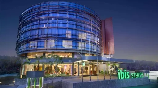 image for article 10 Rekomendasi Hotel Dekat Bandara Soekarno Hatta yang Super Nyaman