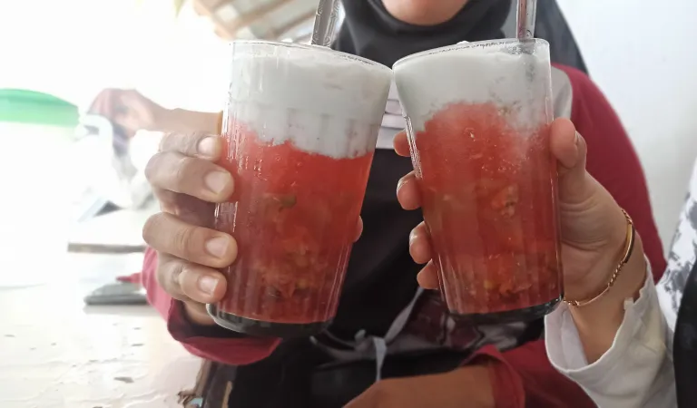 Tempat Makan Legendaris Tegal - Es Lontrong Slawi