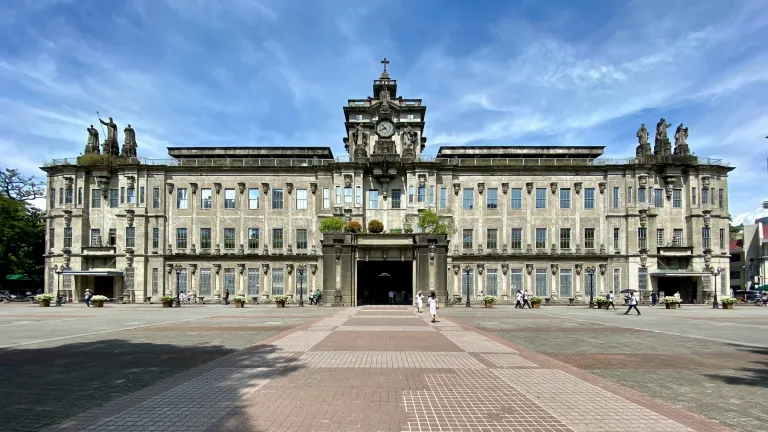 Spot Instagramable Manila Filipina - UST Campus