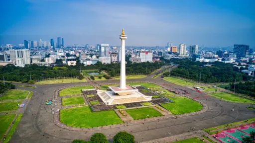 image for article Long Weekend di Jakarta Aja? Ini Rekomendasi Hotel Staycation Keluarga Anti-Gagal!