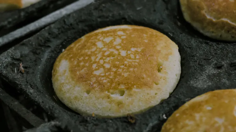 Kuliner Pasar Ngasem Jogja - Apem Beras Bu Wanti