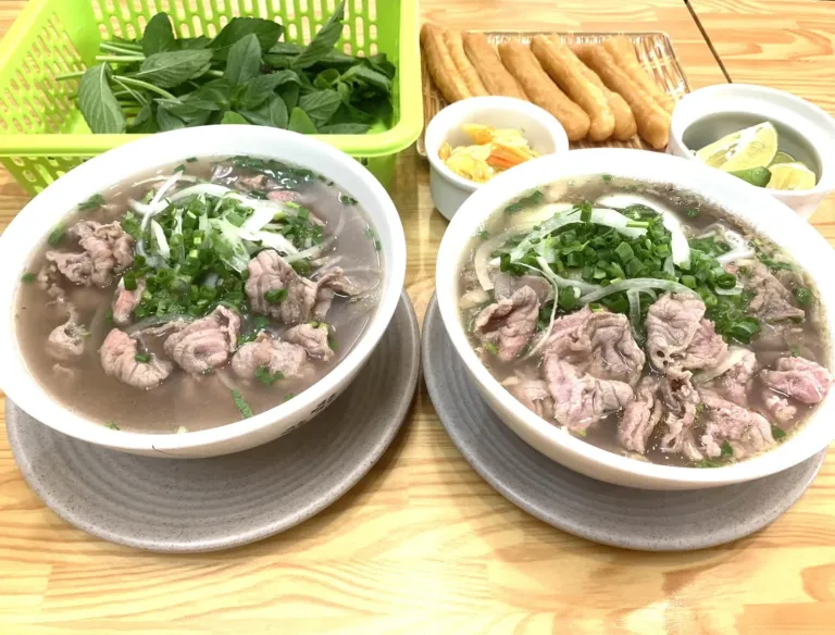 Pho Ho Chi Minh, Vietnam - Phở Hoàng
