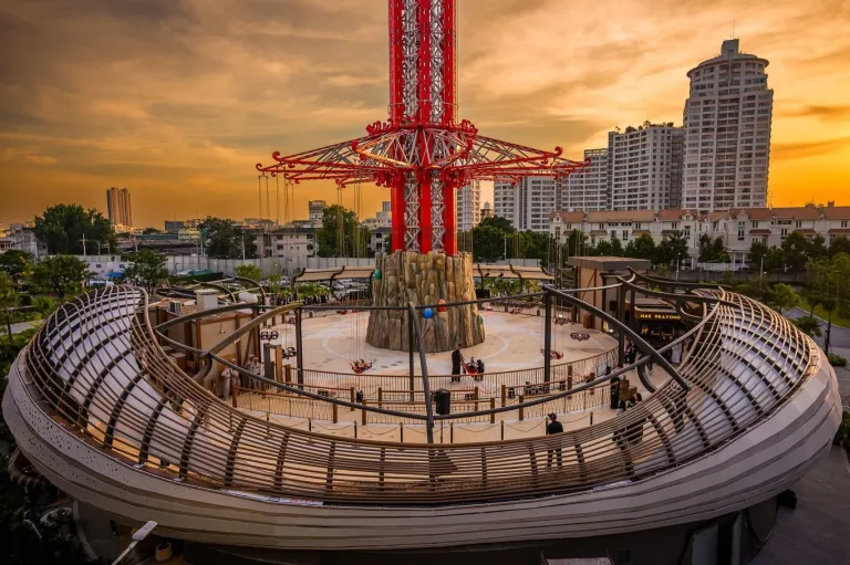 Tempat Wisata Viral Bangkok, Thailand - SkyFlyers Asiatique Bangkok