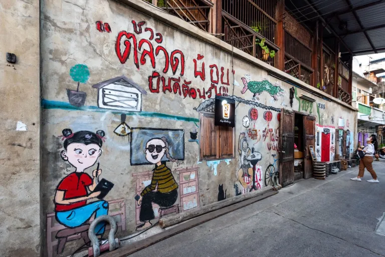 Tempat Wisata Viral Bangkok, Thailand - Talat Noi Street Art