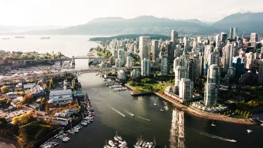 image for article Jadi Tuan Rumah Piala Dunia 2026, Inilah 12 Destinasi Wisata di Vancouver, Kanada