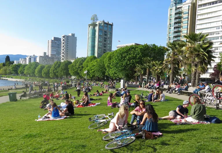 Wisata Vancouver Kanada - English Bay Beach