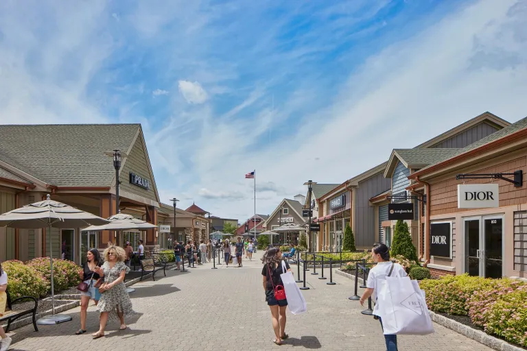 Wisata New York, Amerika Serikat - Woodbury Common Premium Outlets