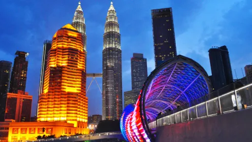 image for article 10 Tempat Wisata di Kuala Lumpur yang Bisa Dijelajahi dengan Jalan Kaki, Cocok untuk City Walk Seharian