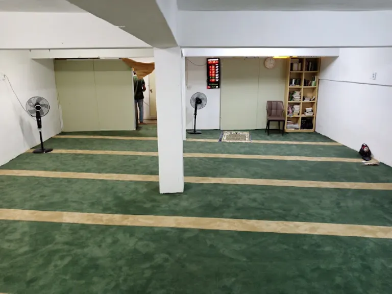 Masjid dan Tempat Shalat Seoul, Korea Selatan - Sinchon Masjid and Islamic Center