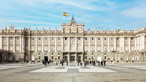 image for article 10 Destinasi Wisata di Madrid, Spanyol Yang Populer dan Wajib Kamu Kunjungi