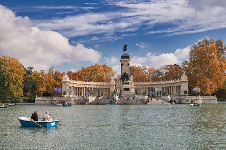 Wisata Madrid Spanyol - El Retiro Park