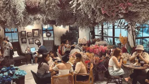 image for article 10 Flower Cafe Paling Cantik di Filipina untuk Coffee Date yang Instagramable
