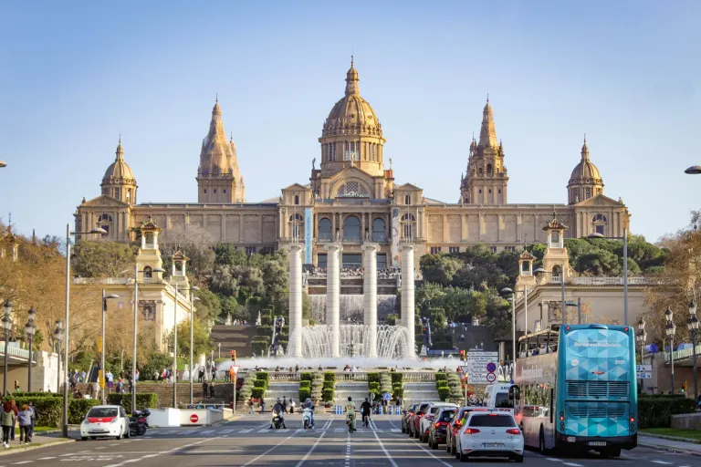 Wisata Barcelona Spanyol - Magic Fountain of Montju&iuml;c