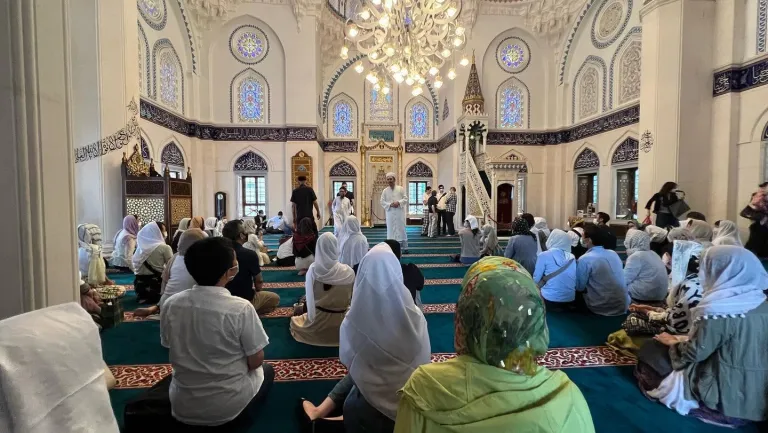 Masjid dan Tempat Shalat Tokyo, Jepang - Tokyo Camii Mosque