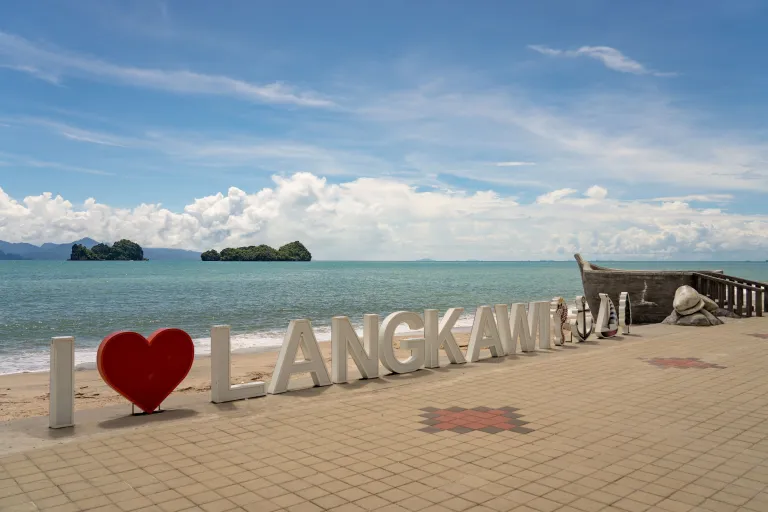 Wisata Langkawi Malaysia - Tanjung Rhu Beach