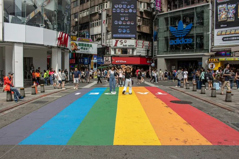 Rainbow Six (Ximending Rainbow Crossing)