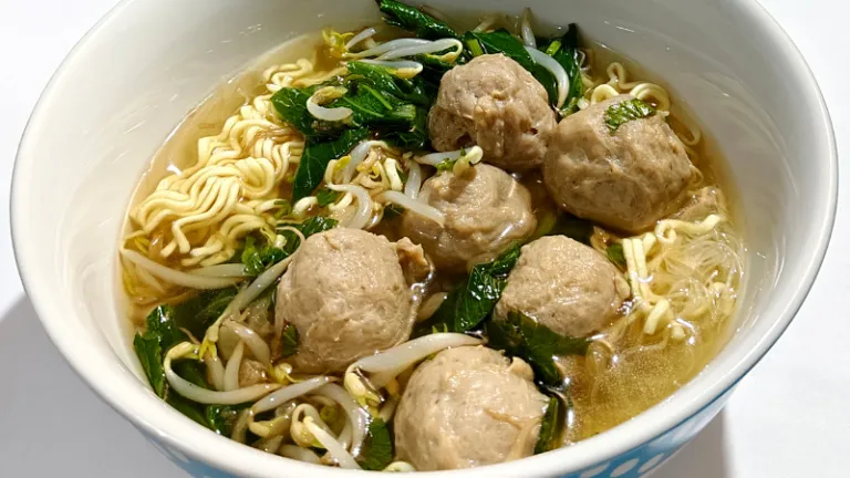 Tempat Makan Legendaris Garut - Mie Bakso Hampor H. Mamad