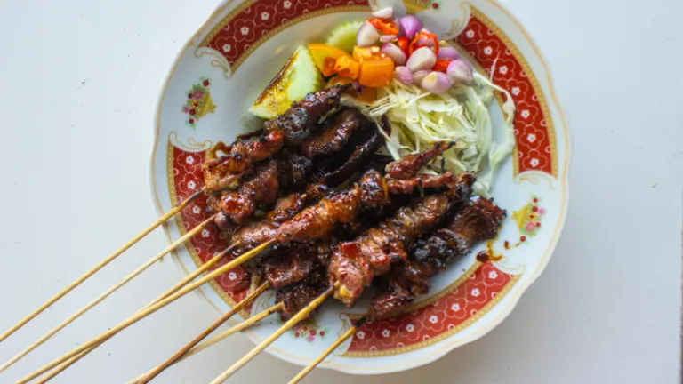 Tempat Makan Legendaris Garut - Sate & Gule Widuri