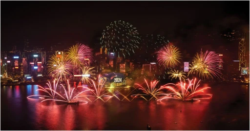 image for article Tahun Baru Di Hong Kong, Dimeriahkan Pesta Kembang Api Musikal