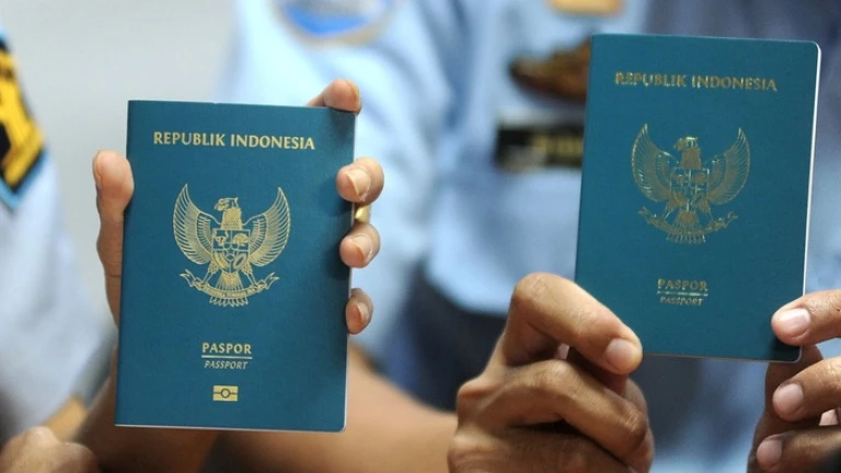 Paspor Indonesia Bakal Ganti Warna