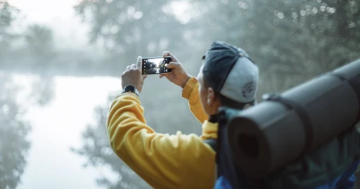 image for article Travel Photography, 8 Tips Untuk Memaksimalkan Kamera Handphone Kamu