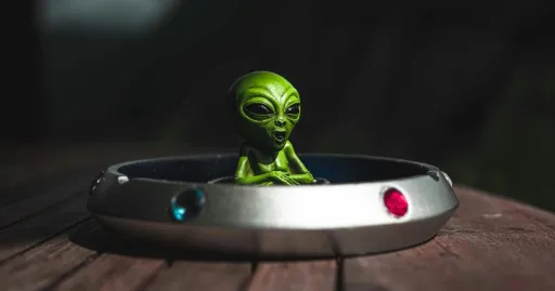 image for article Kota Di Jepang Ini Minta Bantuan "Alien" Untuk Promosikan Wisatanya
