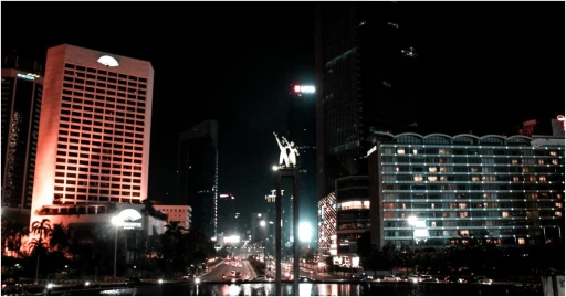 image for article Tak Kalah Keren, Destinasi Wisata Malam Di Jakarta Ternyata Menarik Dan Atraktif
